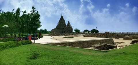 Shore Temple by the sea