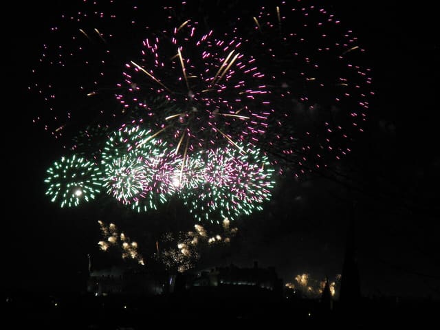 Edinburgh 2013 New Year's Fireworks - 6 - geograph.org.uk - 3277773