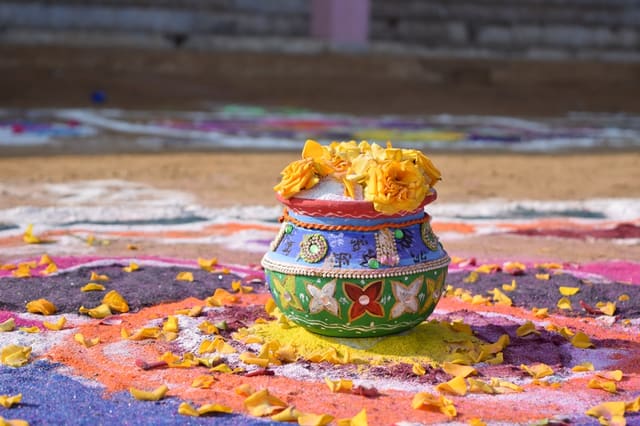 PONGAL POTPAINTING HOLYCROSS SCHOOL SALEM