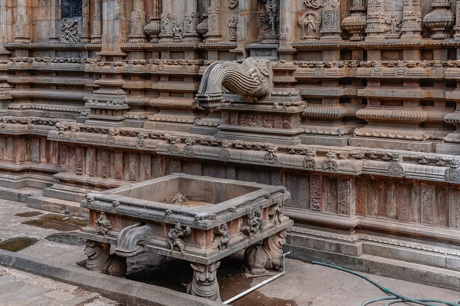 Brihadeeswarar Temple facade, Thanjavur